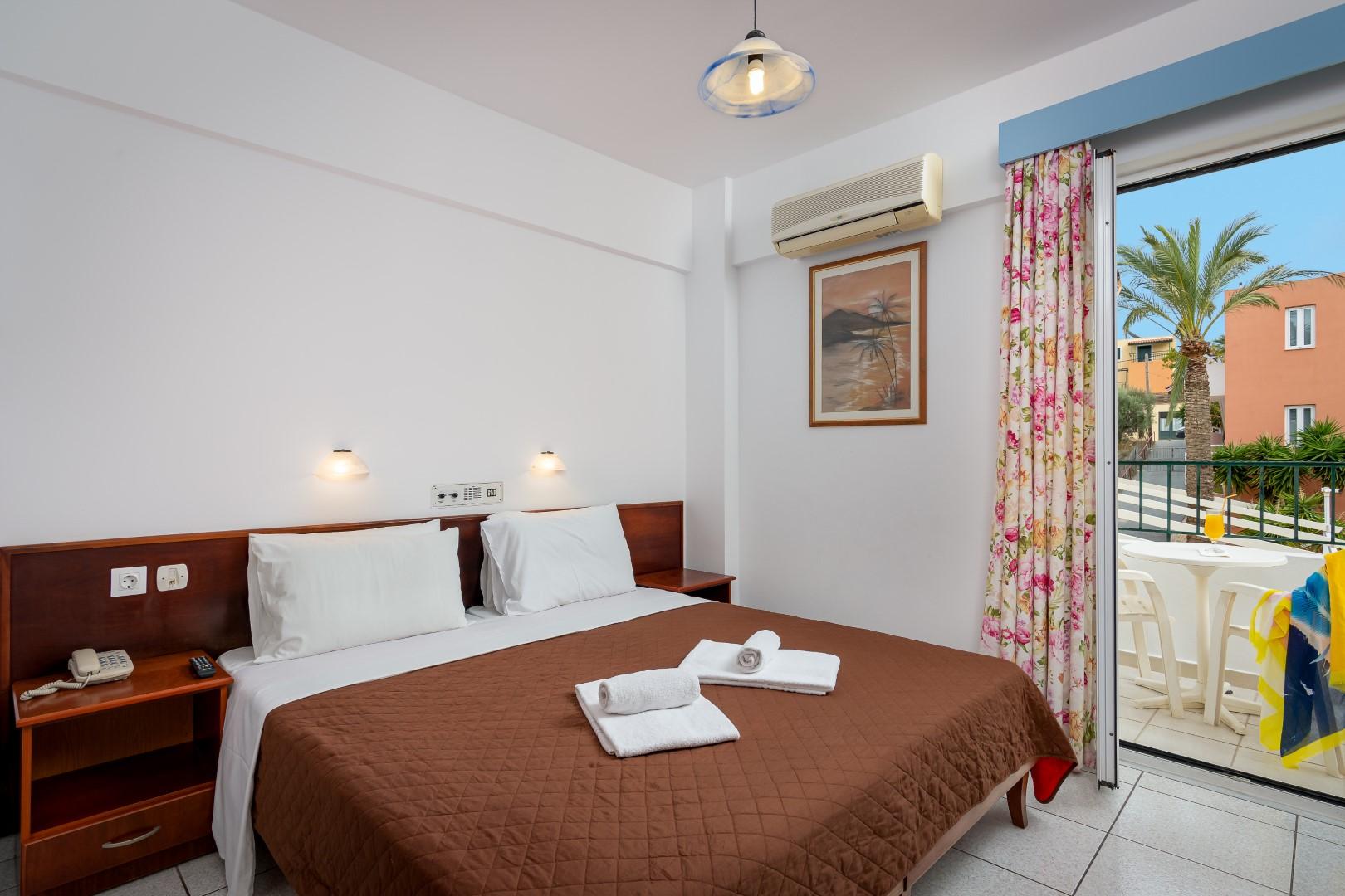 Bellos Hotel Apartments Hersonissos  Exteriör bild