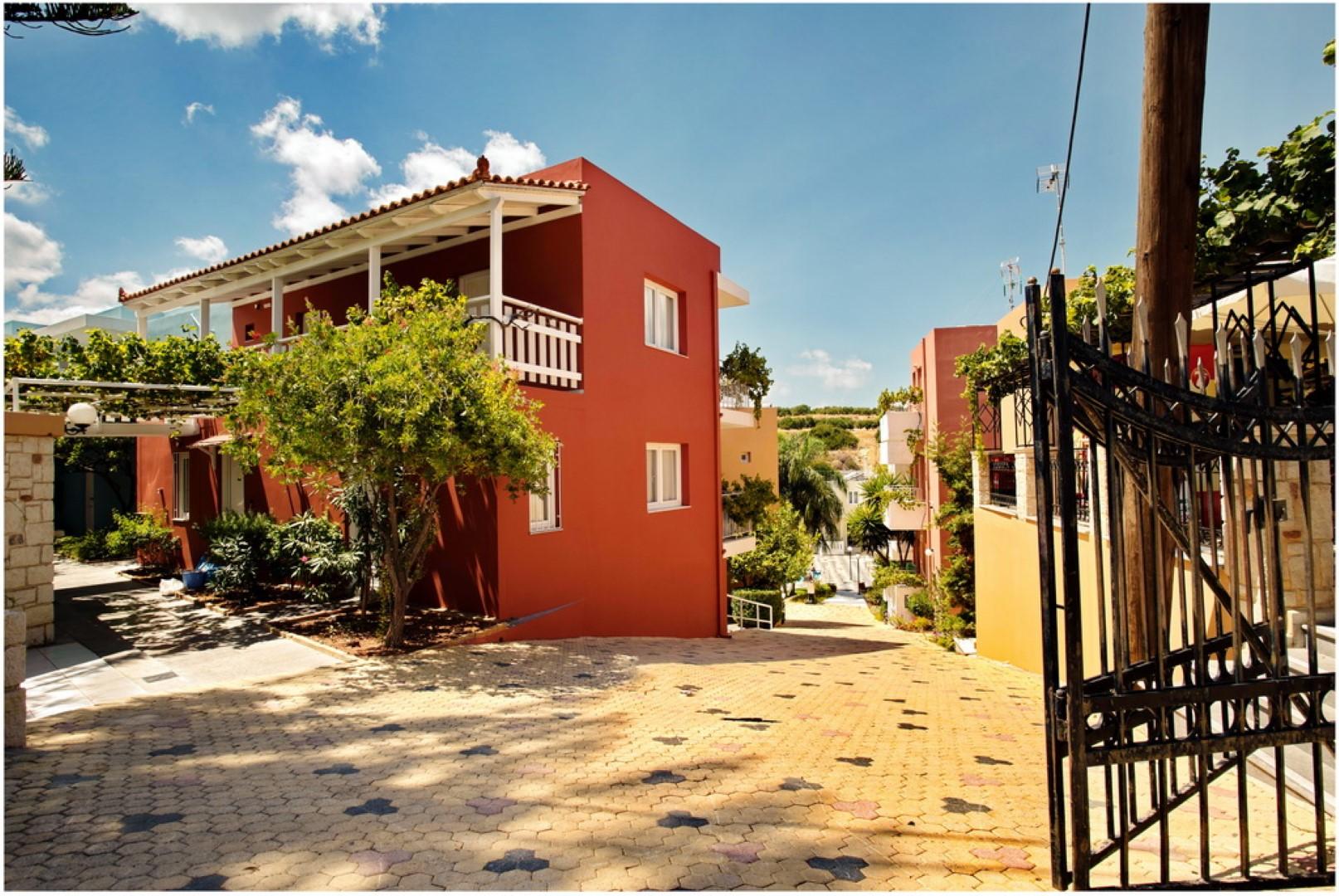 Bellos Hotel Apartments Hersonissos  Exteriör bild