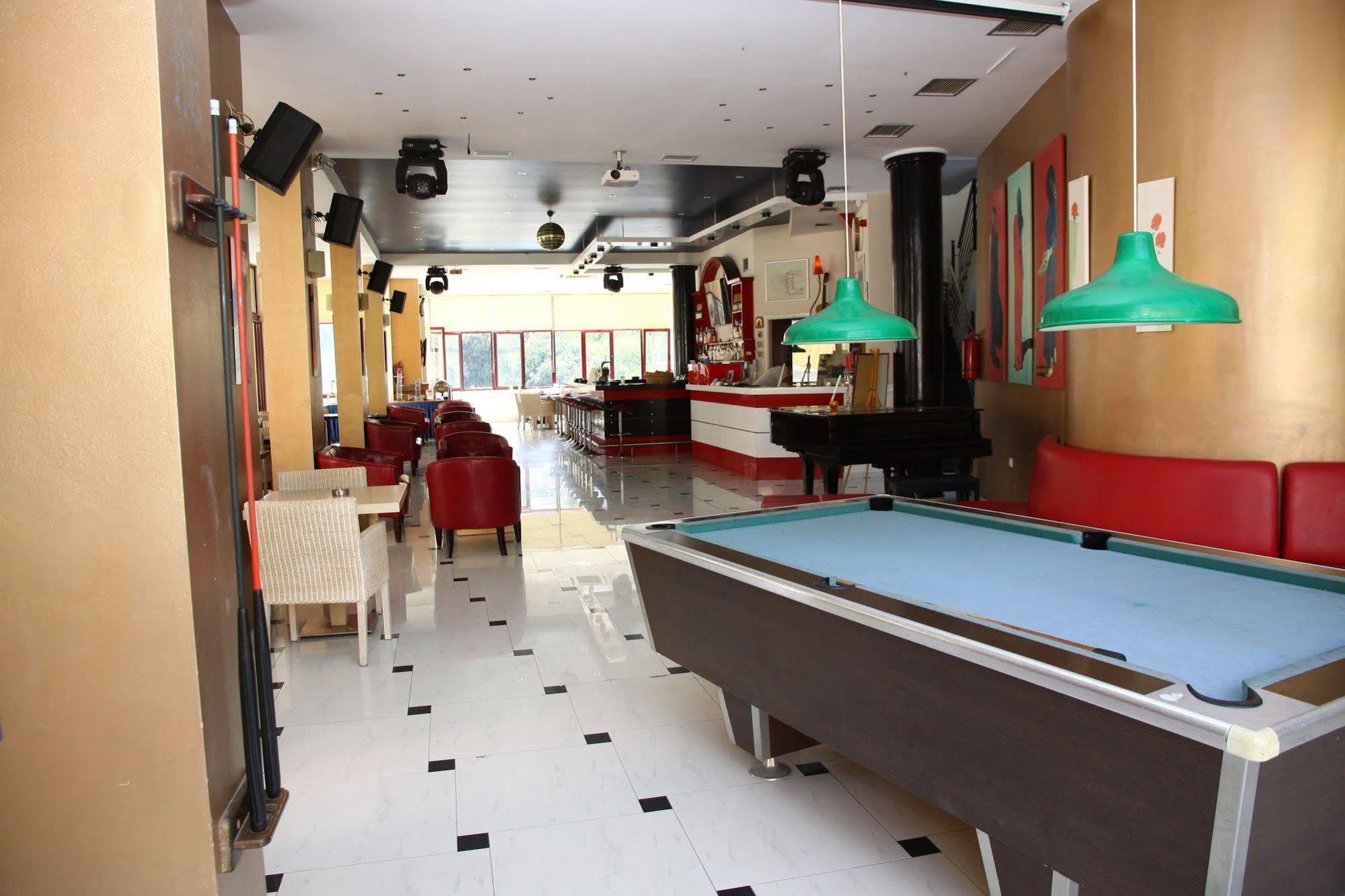 Bellos Hotel Apartments Hersonissos  Exteriör bild
